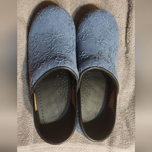 Sanita Blue Clog Shoes size 36 Like new